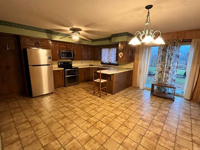 2445 N SR 25, Logansport, IN 46947