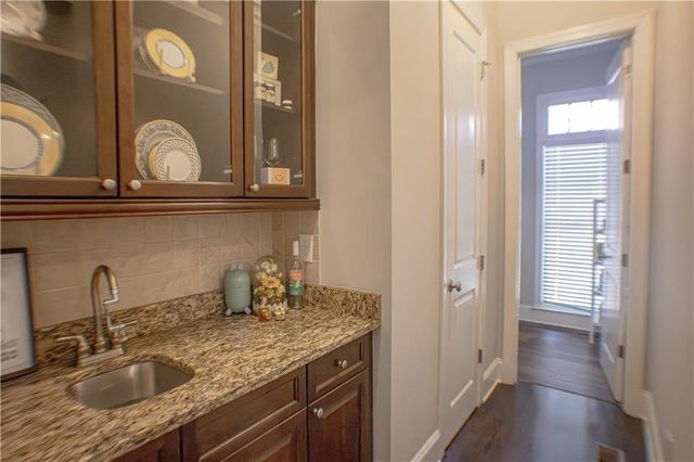 546 Sarabrook Place, Sandy Springs, GA 30342