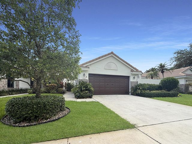 240 Sherwood Forest Drive, Delray Beach, FL 33445