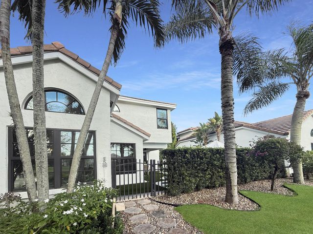 240 Sherwood Forest Drive, Delray Beach, FL 33445