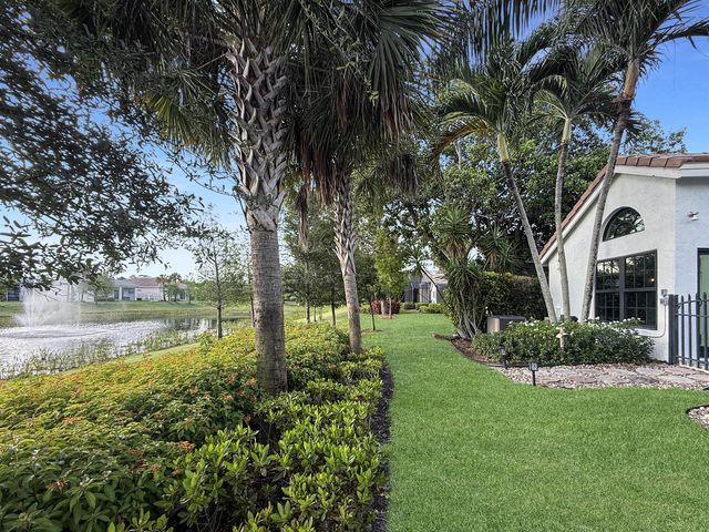 240 Sherwood Forest Drive, Delray Beach, FL 33445