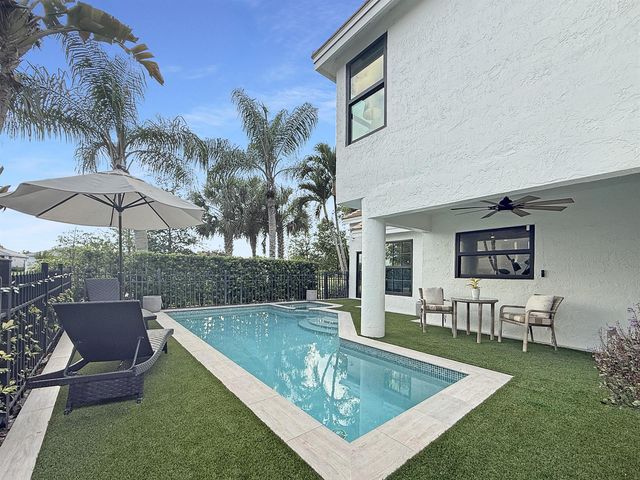 240 Sherwood Forest Drive, Delray Beach, FL 33445