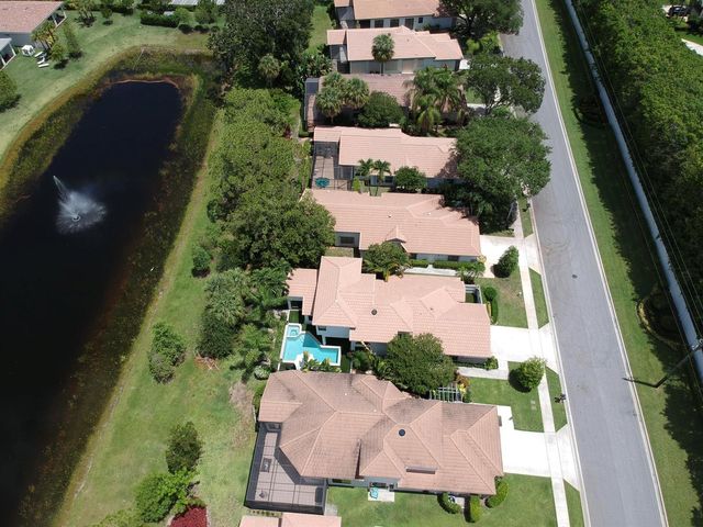 240 Sherwood Forest Drive, Delray Beach, FL 33445