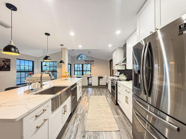 240 Sherwood Forest Drive, Delray Beach, FL 33445