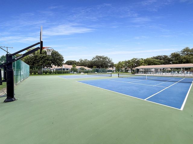240 Sherwood Forest Drive, Delray Beach, FL 33445