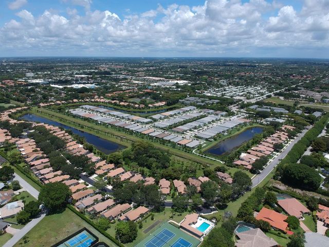 240 Sherwood Forest Drive, Delray Beach, FL 33445