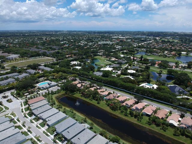 240 Sherwood Forest Drive, Delray Beach, FL 33445