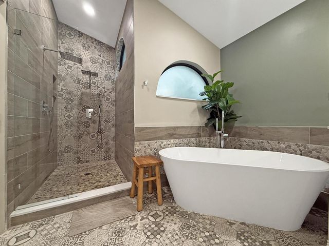 240 Sherwood Forest Drive, Delray Beach, FL 33445