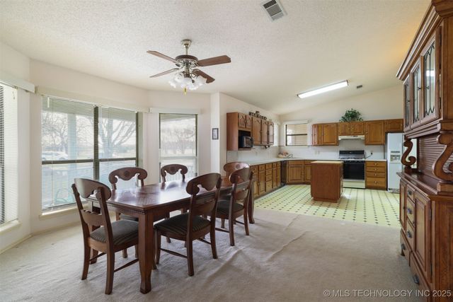 417 Armstrong Academy Road, Bokchito, OK 74726