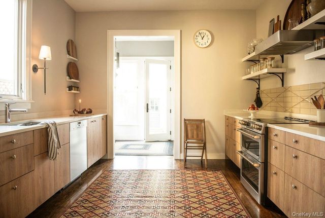 446 E Allen Street, Hudson, NY 12534