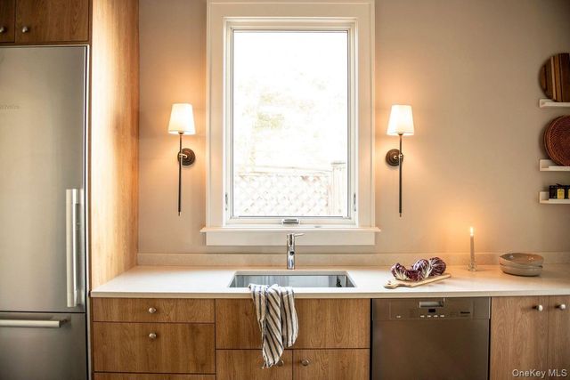 446 E Allen Street, Hudson, NY 12534