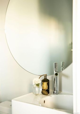 446 E Allen Street, Hudson, NY 12534