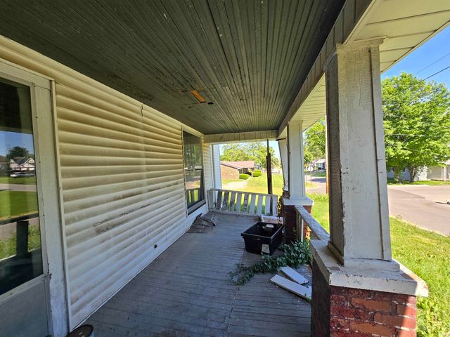 108 E Warrick Street, Owensville, IN 47665