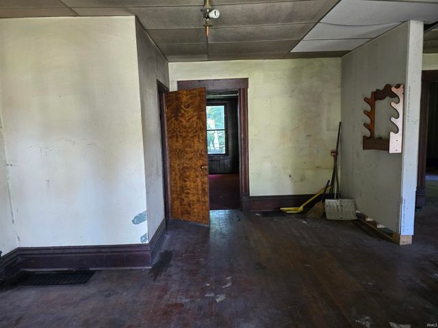 108 E Warrick Street, Owensville, IN 47665