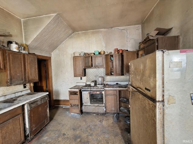 108 E Warrick Street, Owensville, IN 47665
