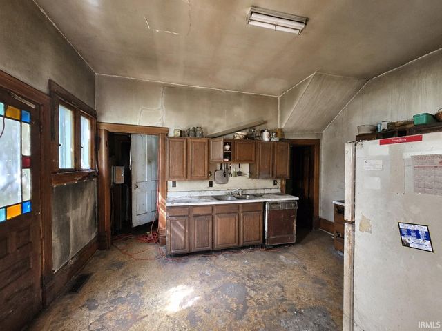 108 E Warrick Street, Owensville, IN 47665