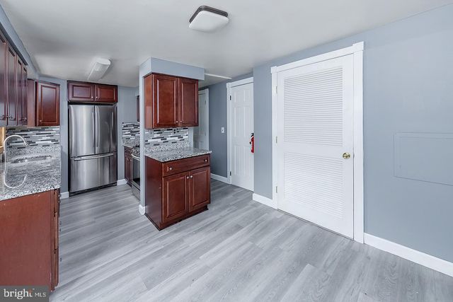 218 KINGSTON AVE, Barrington, NJ 08007