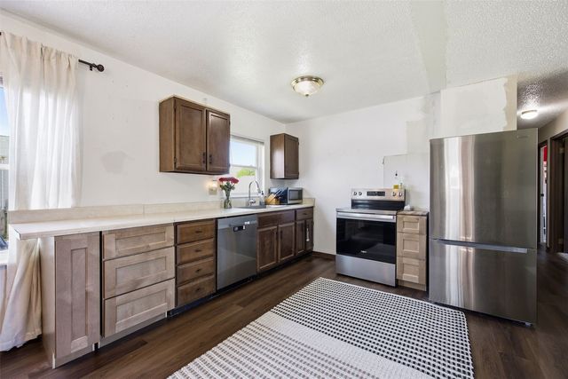 3803 Blue Mound Dr NE, Cedar Rapids, IA 52402