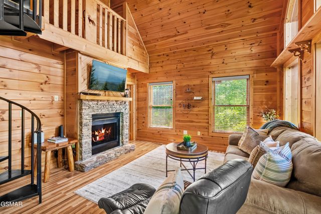 2011 Ridgecrest Loop Lane, Sevierville, TN 37876