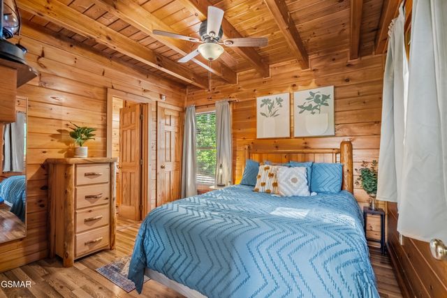 2011 Ridgecrest Loop Lane, Sevierville, TN 37876