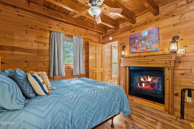 2011 Ridgecrest Loop Lane, Sevierville, TN 37876