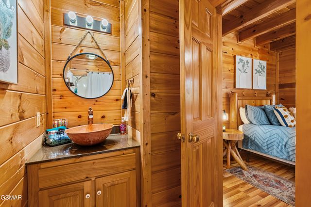 2011 Ridgecrest Loop Lane, Sevierville, TN 37876
