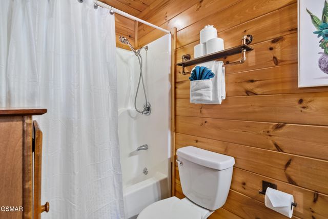 2011 Ridgecrest Loop Lane, Sevierville, TN 37876