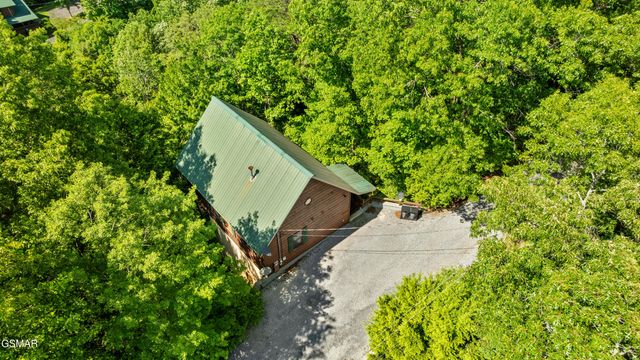 2011 Ridgecrest Loop Lane, Sevierville, TN 37876