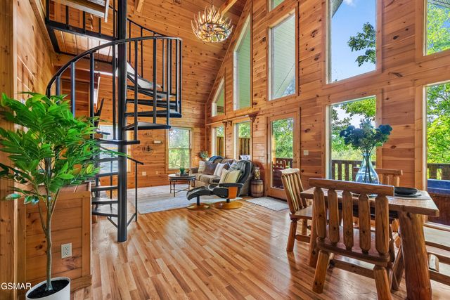 2011 Ridgecrest Loop Lane, Sevierville, TN 37876