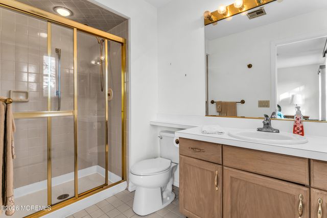 7 Tarworth Court, Toms River, NJ 08757
