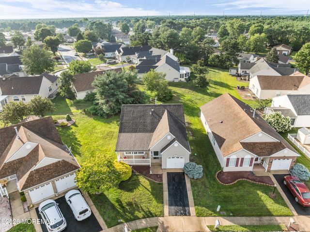 7 Tarworth Court, Toms River, NJ 08757