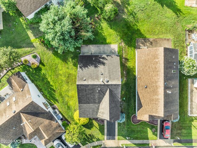 7 Tarworth Court, Toms River, NJ 08757