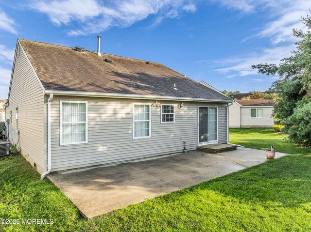 7 Tarworth Court, Toms River, NJ 08757