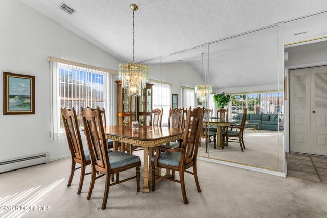 7 Tarworth Court, Toms River, NJ 08757
