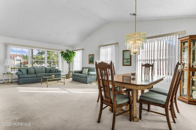 7 Tarworth Court, Toms River, NJ 08757