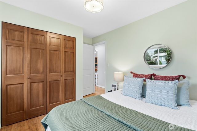 2300 NE 8th Place, Renton, WA 98056