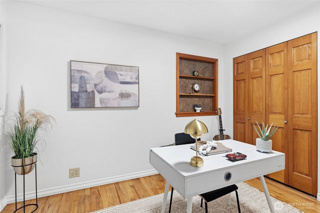 2300 NE 8th Place, Renton, WA 98056