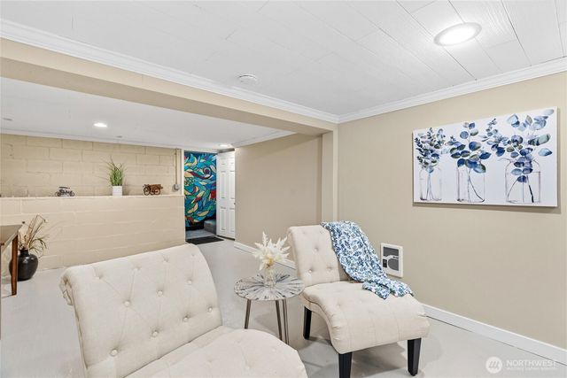 2300 NE 8th Place, Renton, WA 98056