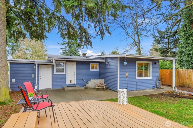 2300 NE 8th Place, Renton, WA 98056