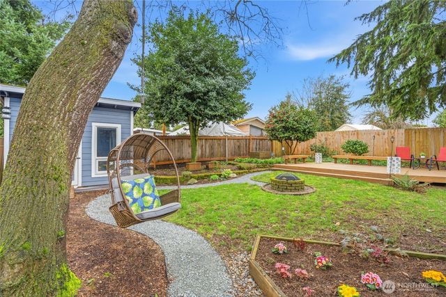 2300 NE 8th Place, Renton, WA 98056