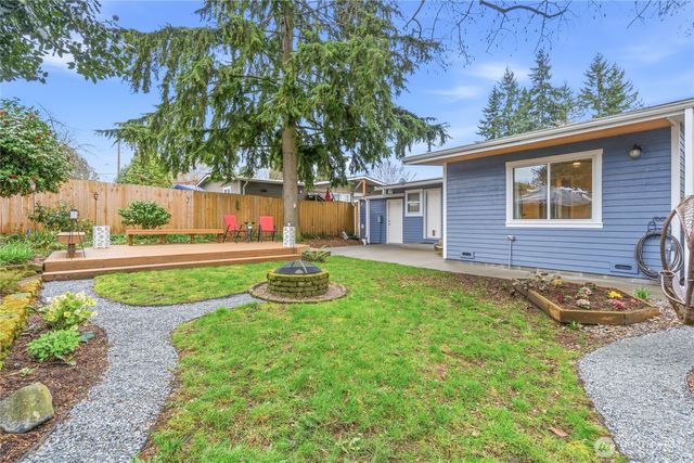 2300 NE 8th Place, Renton, WA 98056