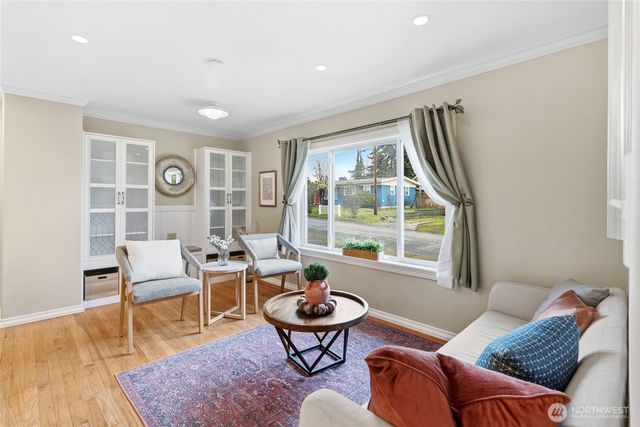 2300 NE 8th Place, Renton, WA 98056
