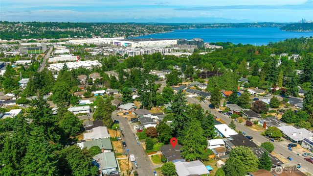 2300 NE 8th Place, Renton, WA 98056