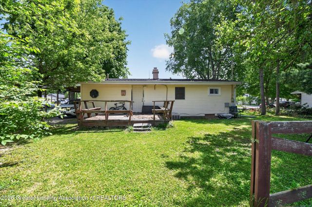 410 Schoolcraft Street, Grand Ledge, MI 48837