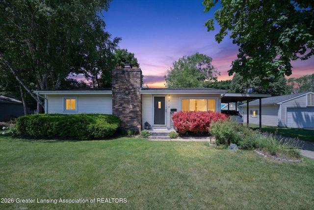 410 Schoolcraft Street, Grand Ledge, MI 48837