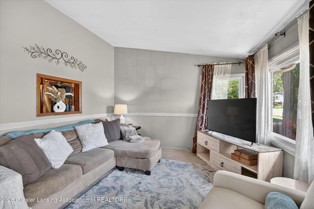 410 Schoolcraft Street, Grand Ledge, MI 48837
