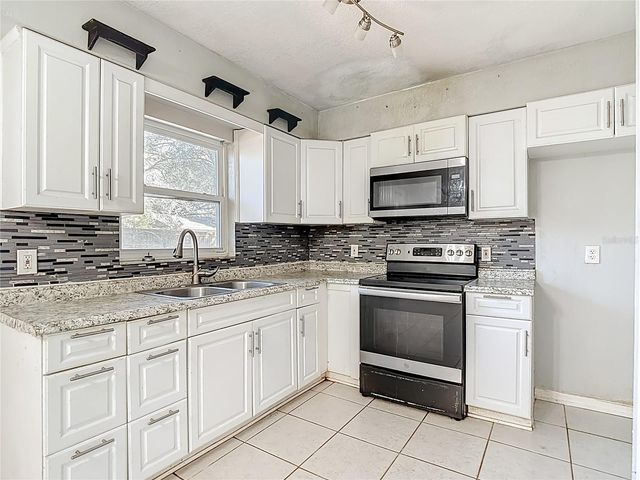 27183 THORNCREST AVENUE, Brooksville, FL 34602