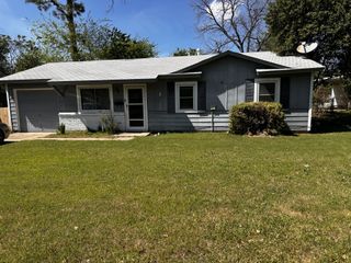 1804 England Road, Arlington, TX 76013