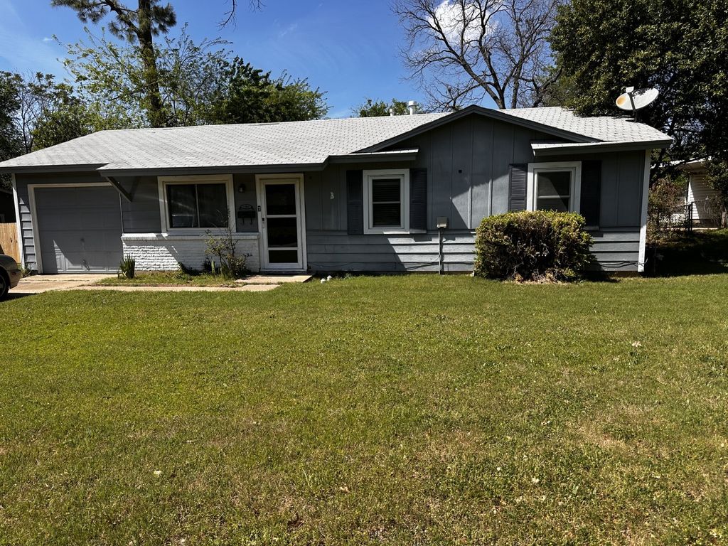 1804 England Road, Arlington, TX 76013