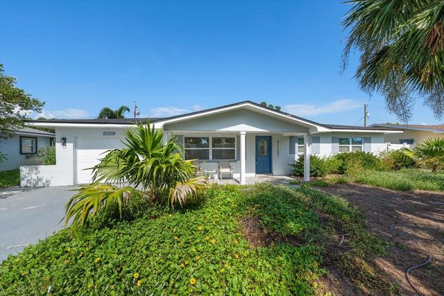 8879 111TH STREET, Seminole, FL 33772
